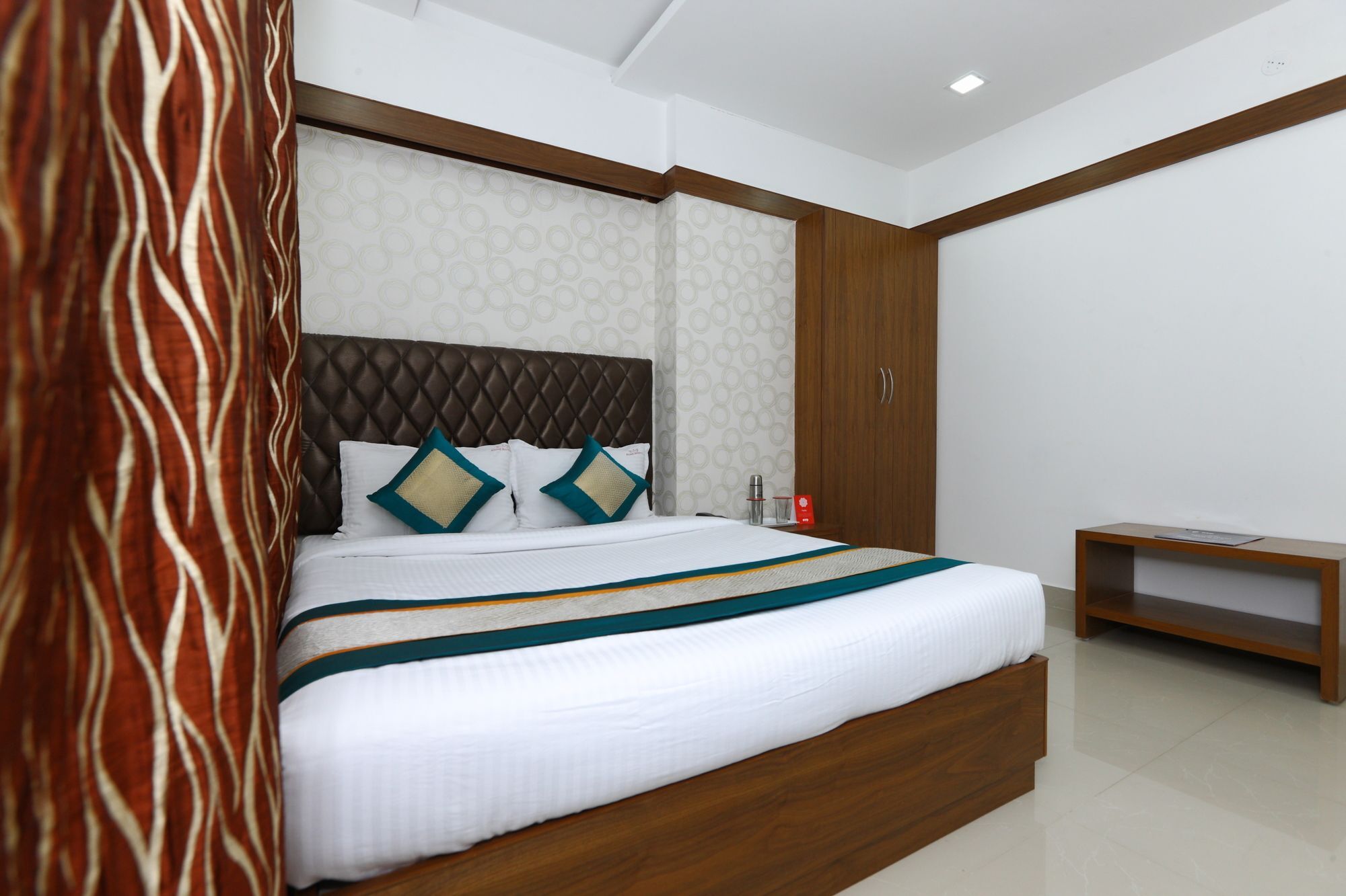Oyo 6626 Khaleej Residency Hotel Csennai Kültér fotó