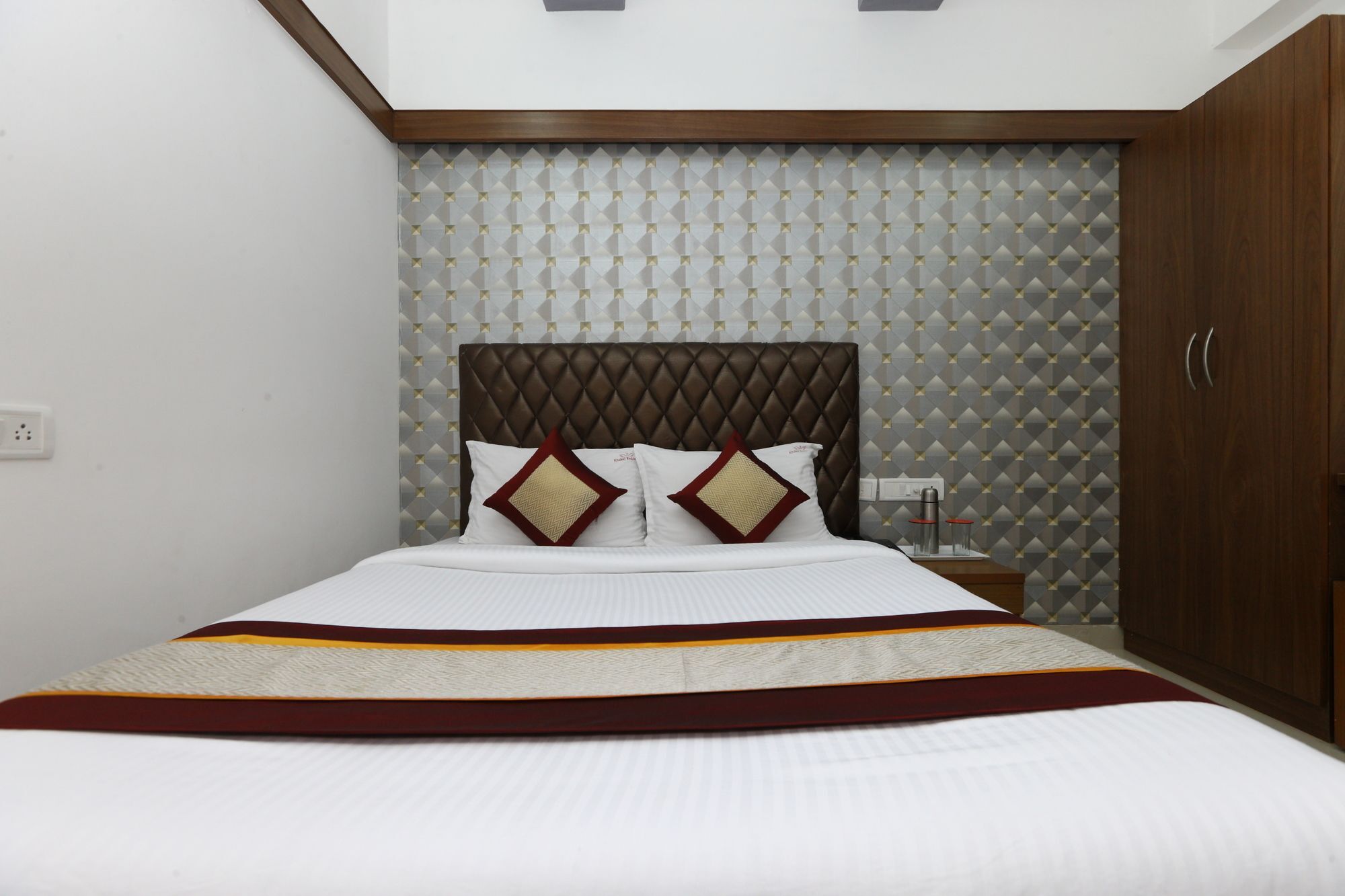 Oyo 6626 Khaleej Residency Hotel Csennai Kültér fotó